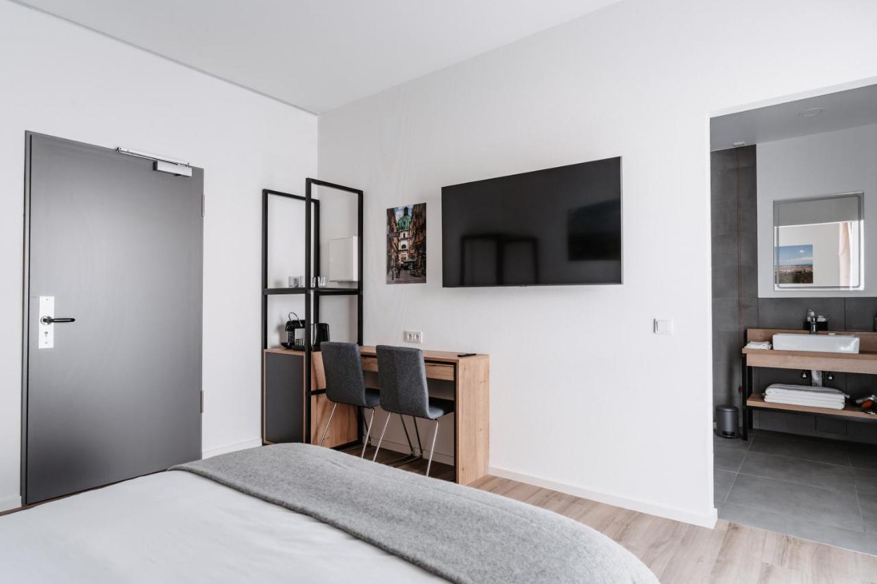 Step Inn The Fair Hotel Rosbach vor der Höhe Екстериор снимка